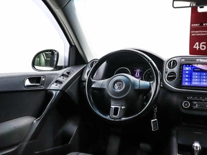 Внедорожник Volkswagen Tiguan 2013 года, 1320000 рублей, Красноярск
