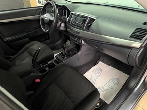 Седан Mitsubishi Lancer 2013 года, 940000 рублей, Красноярск