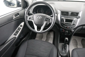 Седан Hyundai Solaris 2016 года, 1349000 рублей, Красноярск