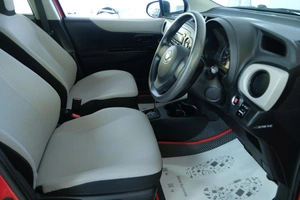 Хетчбэк Toyota Vitz 2011 года, 769000 рублей, Омск