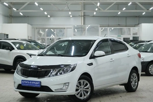 Седан Kia Rio 2013 года, 749000 рублей, Омск