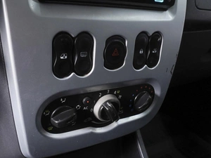Хетчбэк Renault Sandero 2011 года, 639000 рублей, Ростов-на-Дону