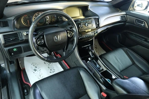 Седан Honda Accord 2017 года, 1919000 рублей, Омск