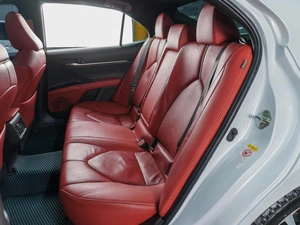 Седан Toyota Camry 2017 года, 2449000 рублей, Сургут