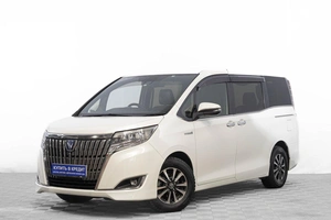 Минивэн Toyota Esquire 2017 года, 2389000 рублей, Барнаул