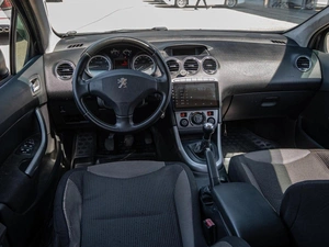 Хетчбэк Peugeot 308 2008 года, 375000 рублей, Краснодар