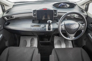 Минивэн Honda Freed 2012 года, 1189000 рублей, Барнаул