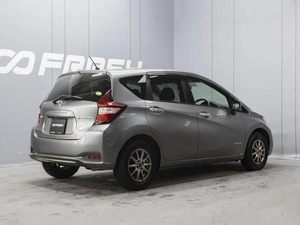 Хетчбэк Nissan Note 2018 года, 1120000 рублей, Омск