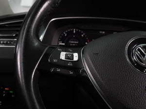 Внедорожник Volkswagen Tiguan 2018 года, 2369000 рублей, Воронеж