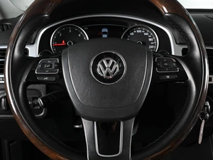 Внедорожник Volkswagen Touareg 2013 года, 2310000 рублей, Аксай