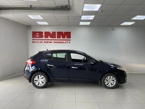 Хэтчбек Renault Megane 2013 года, 975000 рублей, Курск