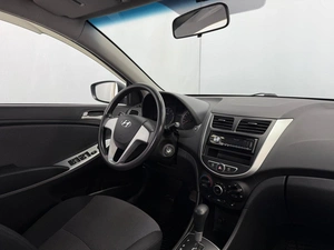 Седан Hyundai Solaris 2013 года, 800000 рублей, Красноярск