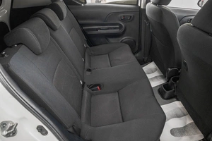 Хетчбэк Toyota Aqua 2016 года, 1099000 рублей, Барнаул