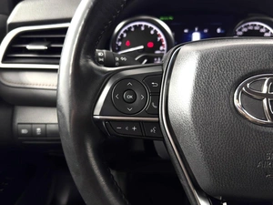 Седан Toyota Camry 2019 года, 2650100 рублей, Казань