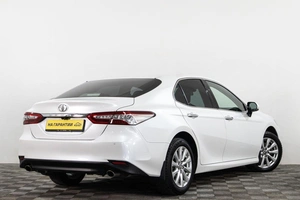 Седан Toyota Camry 2021 года, 3099000 рублей, Сургут