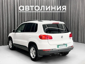 Внедорожник Volkswagen Tiguan 2011 года, 1200000 рублей, Красноярск