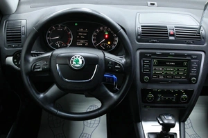 Универсал Skoda Octavia 2012 года, 1038000 рублей, Солонцы