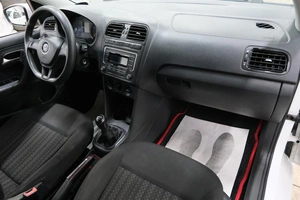 Седан Volkswagen Polo 2017 года, 949000 рублей, Омск