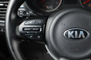 Седан Kia Rio 2017 года, 1379000 рублей, Тюмень