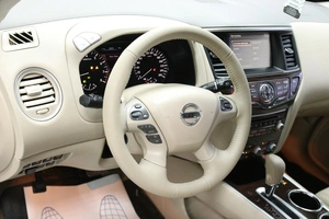 Внедорожник Nissan Pathfinder 2015 года, 2022000 рублей, Солонцы