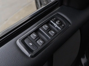 Внедорожник Land Rover Discovery 2014 года, 2577077 рублей, Москва