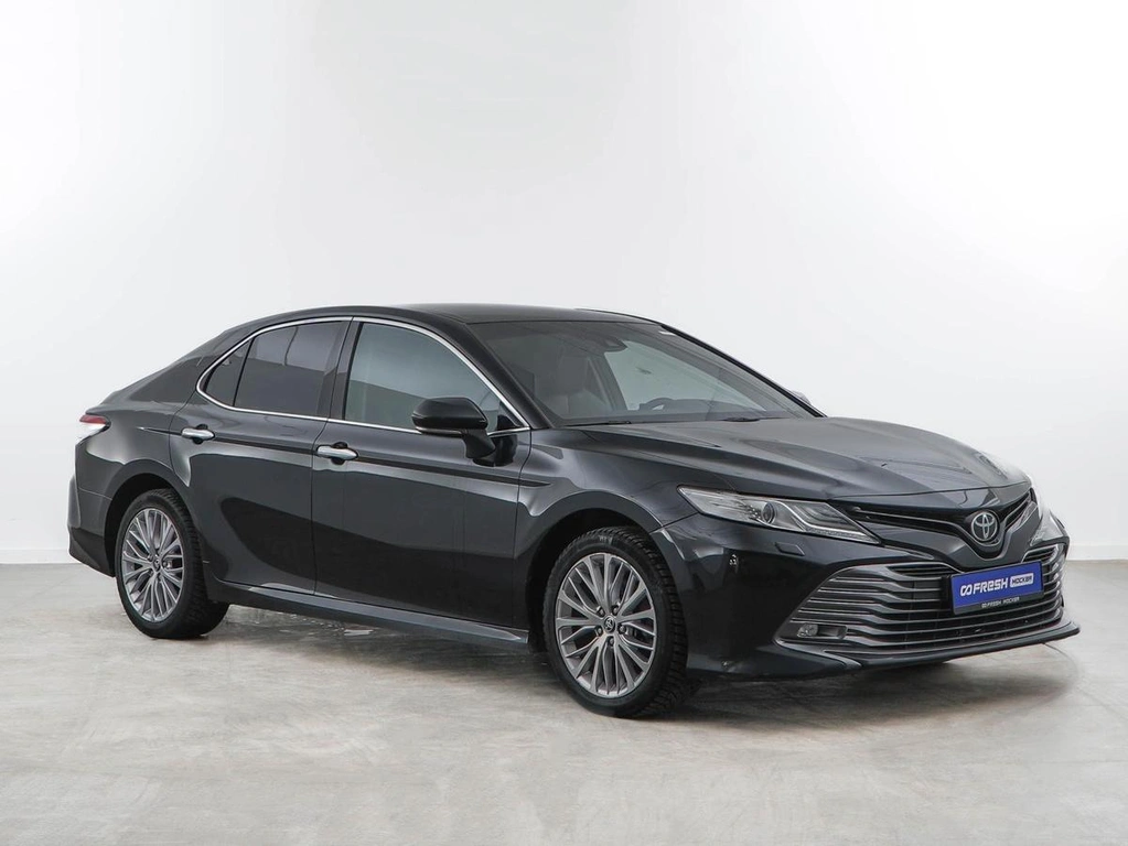 Седан Toyota Camry 2020 года, 2874444 рублей, Москва