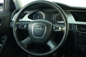 Седан Audi A4 2011 года, 1149000 рублей, Омск