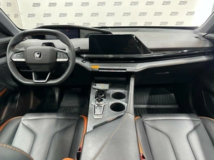 Лифтбек Changan UNI-V 2024 года, 2496000 рублей, Красноярск