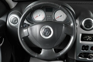 Хетчбэк Renault Sandero 2011 года, 599000 рублей, Тюмень