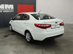 Седан Kia Rio 2012 года, 1010000 рублей, Курск