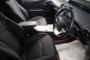 Лифтбек Toyota Prius 2016 года, 1969000 рублей, Оренбург