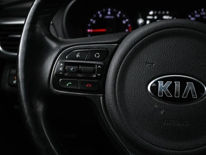 Седан Kia Optima 2018 года, 1999000 рублей, Кирилловка