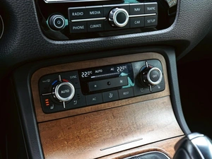 Внедорожник Volkswagen Touareg 2013 года, 2750000 рублей, Краснодар