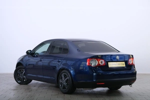Седан Volkswagen Jetta 2010 года, 599000 рублей, Омск