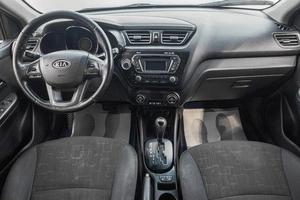 Седан Kia Rio 2012 года, 799000 рублей, Барнаул