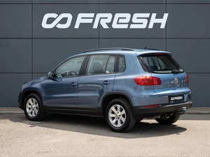 Внедорожник Volkswagen Tiguan 2012 года, 1210000 рублей, Краснодар