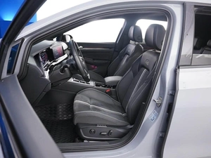 Хетчбэк Volkswagen Golf 2022 года, 2888444 рублей, Москва