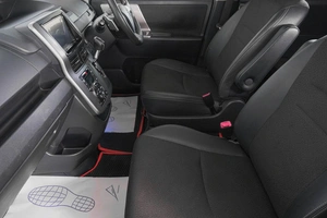 Минивэн Toyota Voxy 2013 года, 2069000 рублей, Кемерово