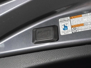 Внедорожник Toyota RAV4 2014 года, 2299000 рублей, Тюмень