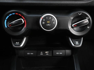 Седан Kia Rio 2018 года, 1294000 рублей, Кирилловка