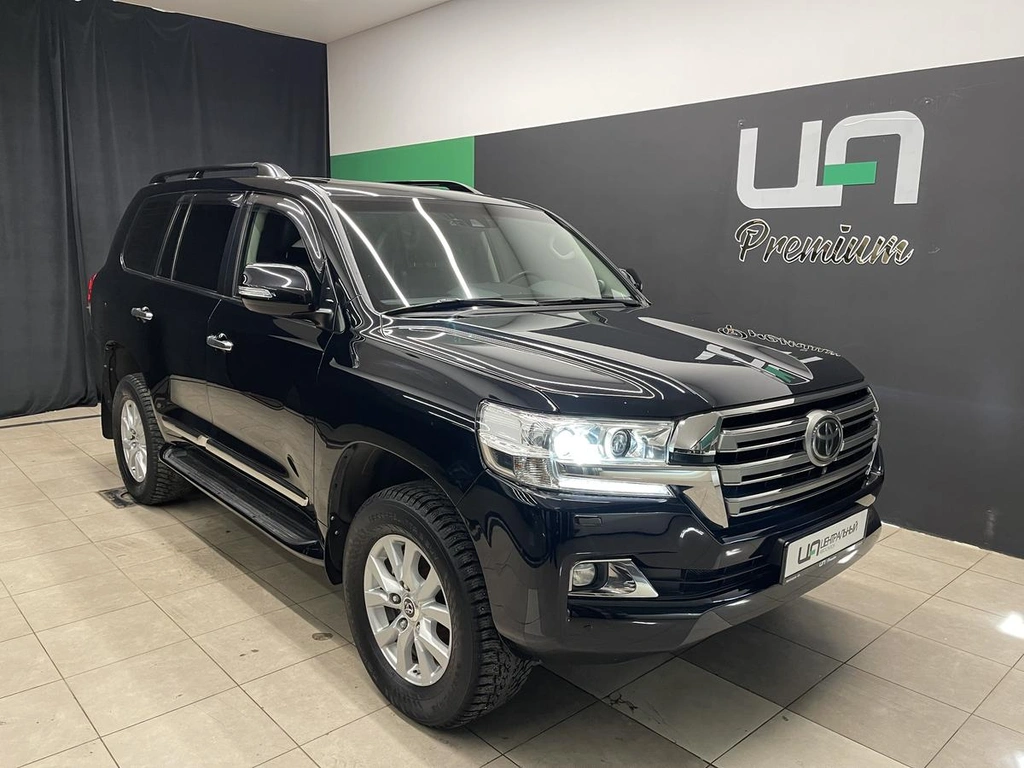 Внедорожник Toyota Land Cruiser 2019 года, 5000000 рублей, Красноярск