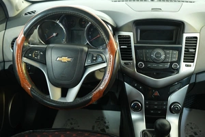 Седан Chevrolet Cruze 2012 года, 889000 рублей, Омск