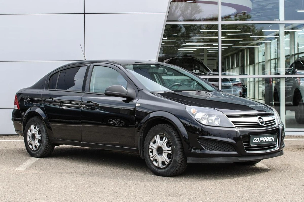 Седан Opel Astra 2011 года, 580000 рублей, Ярославль