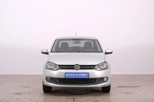 Седан Volkswagen Polo 2013 года, 919000 рублей, Омск