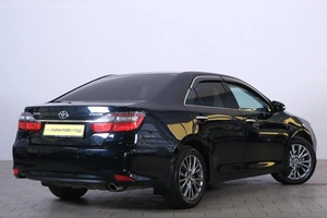 Седан Toyota Camry 2016 года, 2339000 рублей, Омск