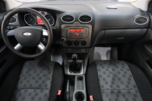 Хетчбэк Ford Focus 2008 года, 349000 рублей, Омск