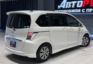 Минивэн Honda Freed 2012 года, 1147000 рублей, Красноярск