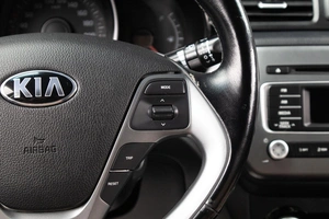 Седан Kia Rio 2016 года, 1039000 рублей, Оренбург