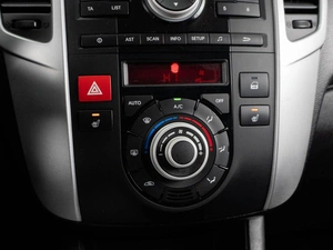 Минивэн Kia Venga 2011 года, 819000 рублей, Тюмень