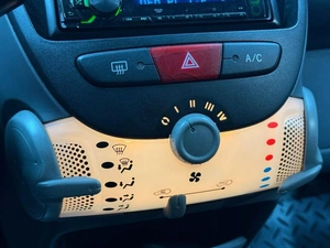 Хетчбэк Peugeot 107 2011 года, 435000 рублей, Красноярск